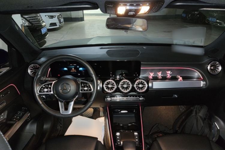 Used Mercedes-Benz GLB 2021 GLB 200 Fashion Model Center Console
