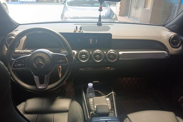 Used Mercedes-Benz GLB 2021 GLB 200 Fashion Model Center Console