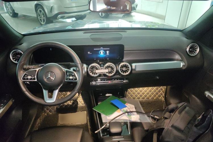 Used Mercedes-Benz GLB 2021 GLB 200 Dynamic Edition Center Console