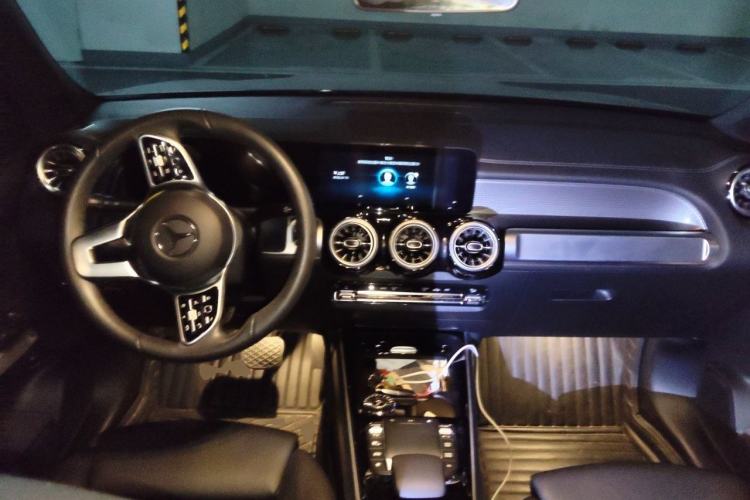 Used Mercedes-Benz GLB 2021 GLB 200 Fashion Model Center Console