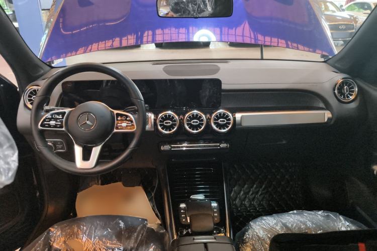 Used Mercedes-Benz GLB 2021 GLB 200 Dynamic Edition Center Console