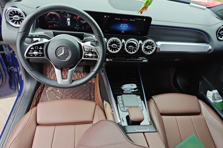 Used Mercedes-Benz GLB 2021 GLB 200 Dynamic Edition Center Console