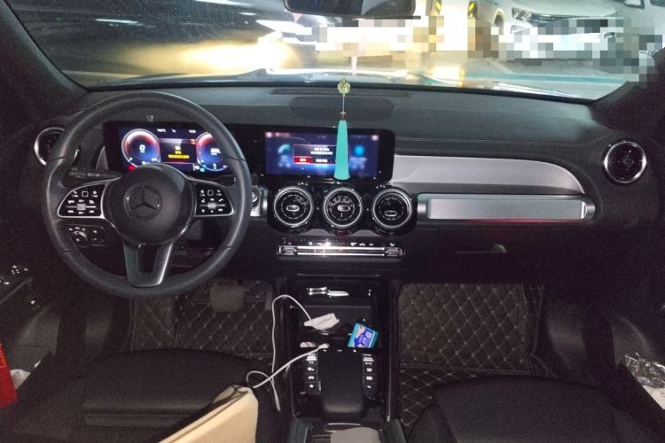 Used Mercedes-Benz GLB 2021 GLB 180 Dynamic Edition Center Console