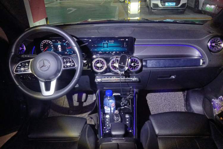 Used Mercedes-Benz GLB 2021 GLB 200 Fashion Model Center Console