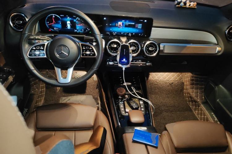 Used Mercedes-Benz GLB 2021 GLB 180 Fashion Model Center Console