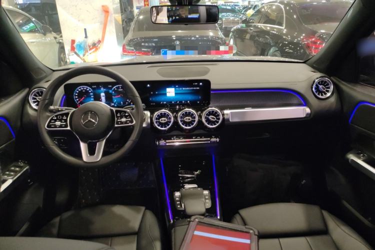 Used Mercedes-Benz GLB 2021 GLB 200 Dynamic Edition Center Console