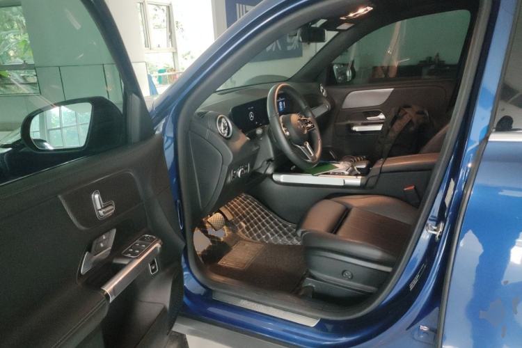 Used Mercedes-Benz GLB 2021 GLB 200 Dynamic Edition Driver Seat