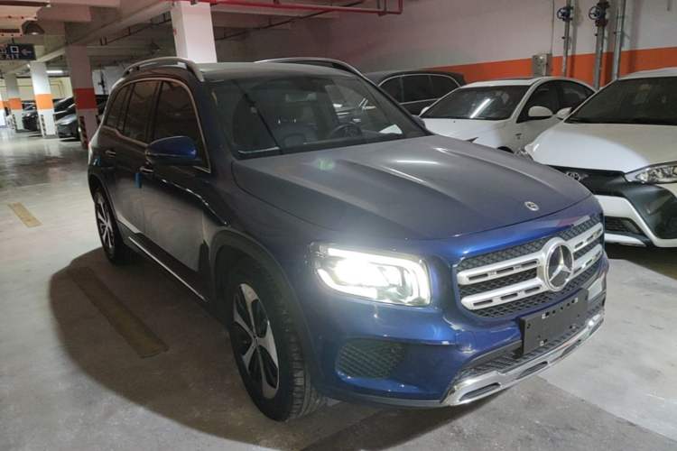 Used Mercedes-Benz GLB 2021 GLB 200 Fashion Model Front Right 45 Deg