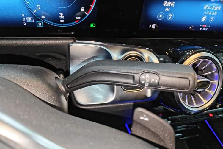 Used Mercedes-Benz GLB 2021 GLB 200 Fashion Model Gear Lever