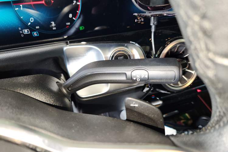 Used Mercedes-Benz GLB 2021 GLB 200 Dynamic Edition Gear Lever