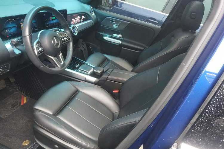 Used Mercedes-Benz GLB 2021 GLB 200 Fashion Model Left Front Seat
