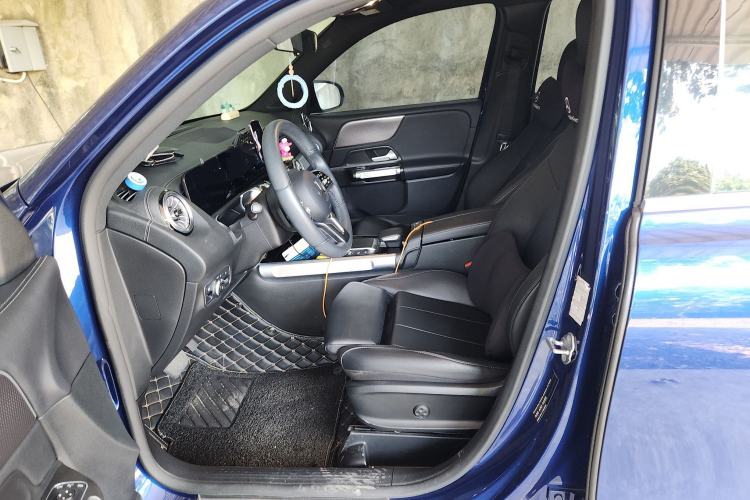 Used Mercedes-Benz GLB 2021 GLB 200 Dynamic Edition Left Front Seat