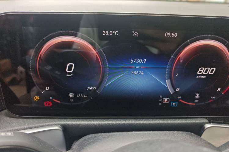 Used Mercedes-Benz GLB 2021 GLB 200 Fashion Model Odometer Close Up