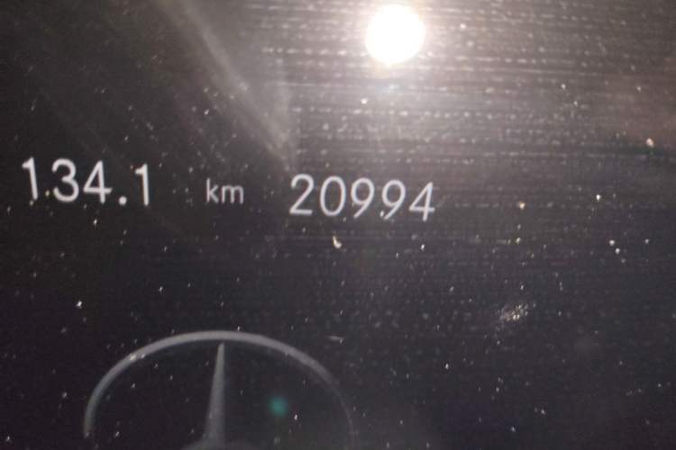 Used Mercedes-Benz GLB 2021 GLB 200 Fashion Model Odometer Close Up