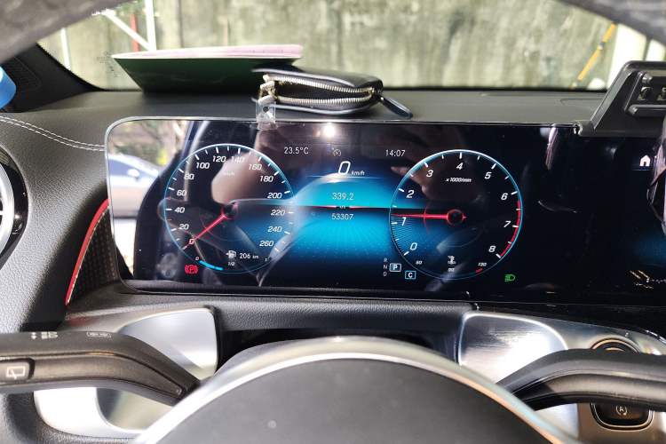 Used Mercedes-Benz GLB 2021 GLB 200 Dynamic Edition Odometer Close Up