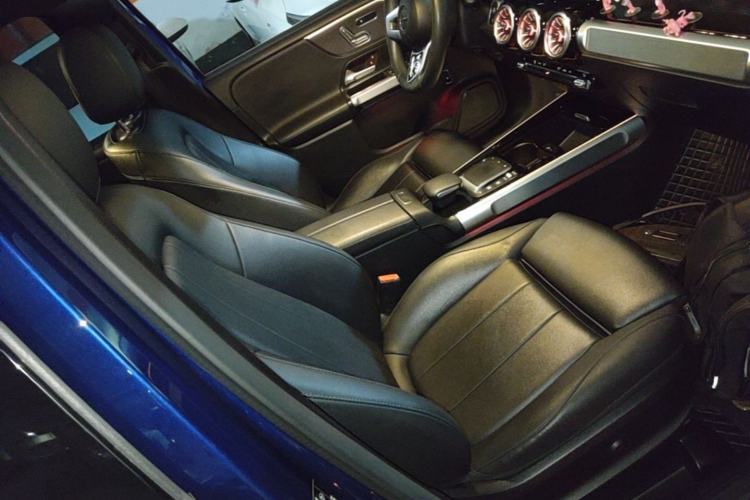 Used Mercedes-Benz GLB 2021 GLB 200 Fashion Model Right Front Seat