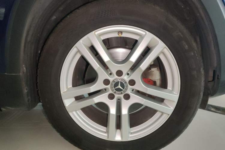 Used Mercedes-Benz GLB 2021 GLB 200 Dynamic Edition Right Front Wheel Hub