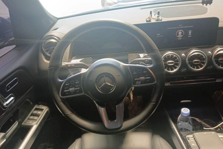 Used Mercedes-Benz GLB 2021 GLB 200 Fashion Model Steering Wheel