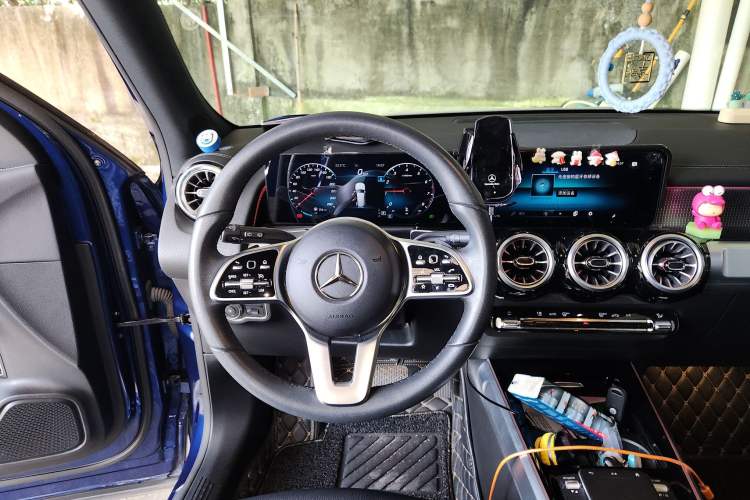Used Mercedes-Benz GLB 2021 GLB 200 Dynamic Edition Steering Wheel