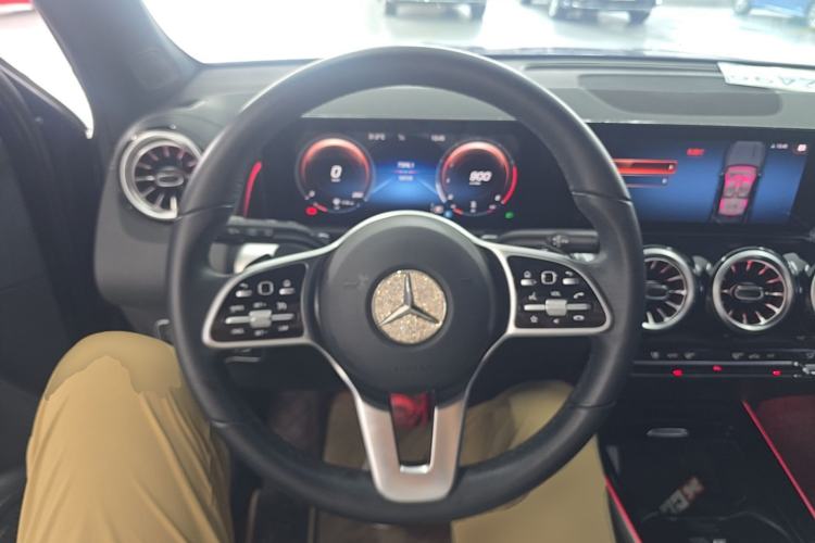 Used Mercedes-Benz GLB 2021 GLB 200 Dynamic Edition Steering Wheel