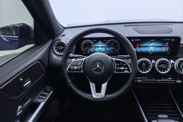 Used Mercedes-Benz GLB 2021 GLB 200 Dynamic Edition Steering Wheel