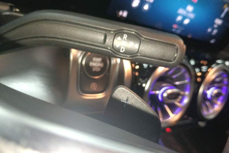 Used Mercedes-Benz GLB 2021 GLB 200 Dynamic Edition Gear Lever