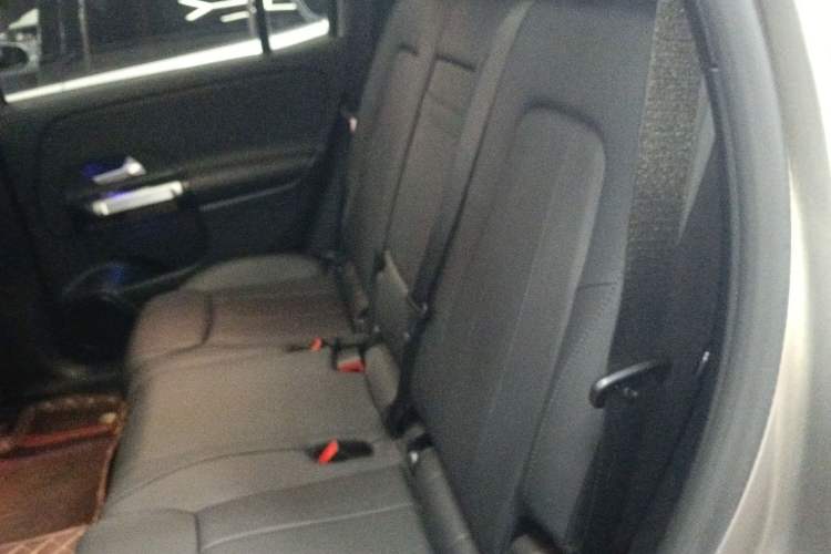 Used Mercedes-Benz GLB 2021 GLB 200 Dynamic Edition Left Rear Seat