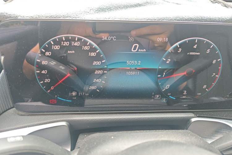 Used Mercedes-Benz GLB 2021 GLB 180 Fashion Model Odometer Close Up