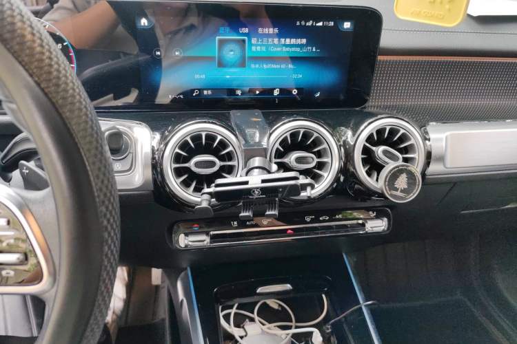 Used Mercedes-Benz GLB 2021 GLB 200 Dynamic Edition Audio And AC Panel