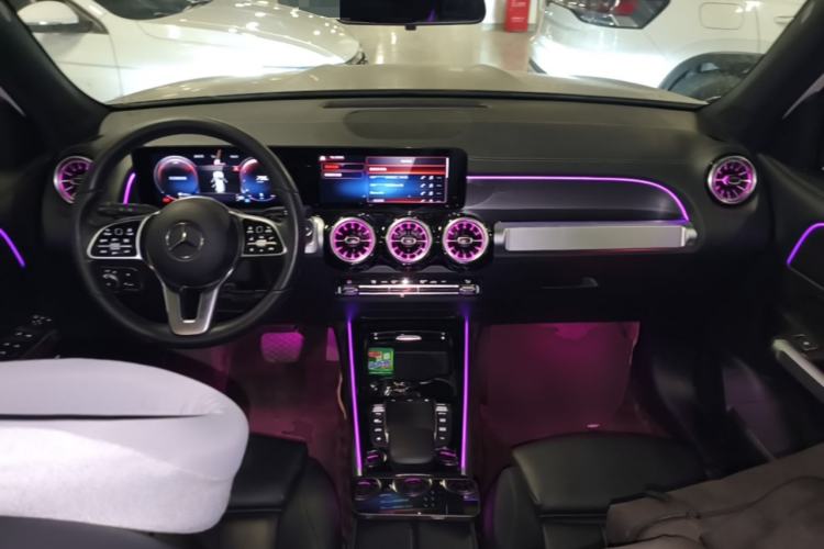 Used Mercedes-Benz GLB 2021 GLB 200 Fashion Model Center Console