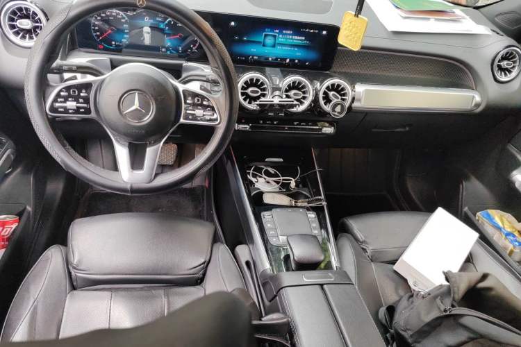 Used Mercedes-Benz GLB 2021 GLB 200 Dynamic Edition Center Console
