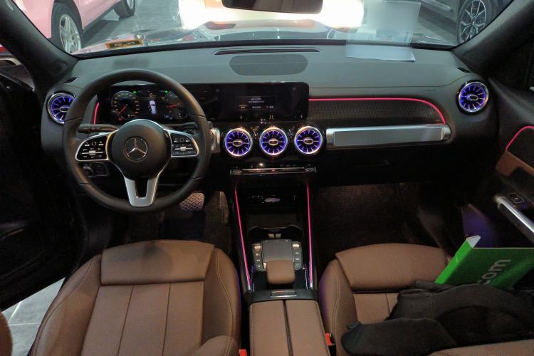 Used Mercedes-Benz GLB 2021 GLB 200 Dynamic Edition Center Console