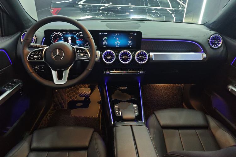 Used Mercedes-Benz GLB 2021 GLB 200 Dynamic Edition Center Console