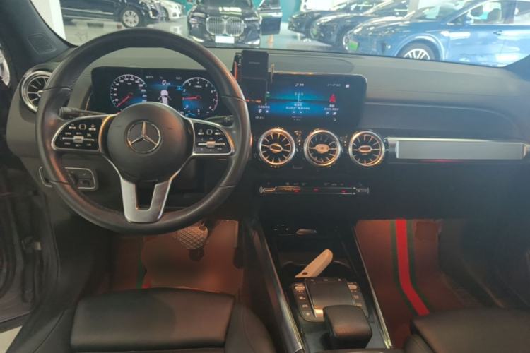 Used Mercedes-Benz GLB 2021 GLB 200 Fashion Model Center Console