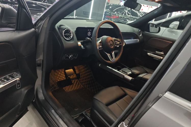 Used Mercedes-Benz GLB 2021 GLB 200 Dynamic Edition Driver Seat