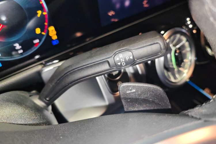 Used Mercedes-Benz GLB 2021 GLB 200 Fashion Model Gear Lever