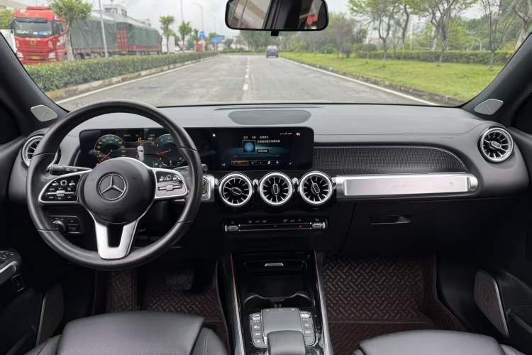 Used Mercedes-Benz GLB 2021 GLB 200 Fashion Model Interior 4