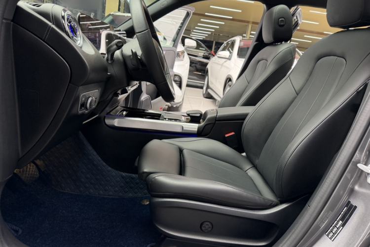 Used Mercedes-Benz GLB 2021 GLB 200 Dynamic Edition Left Front Seat