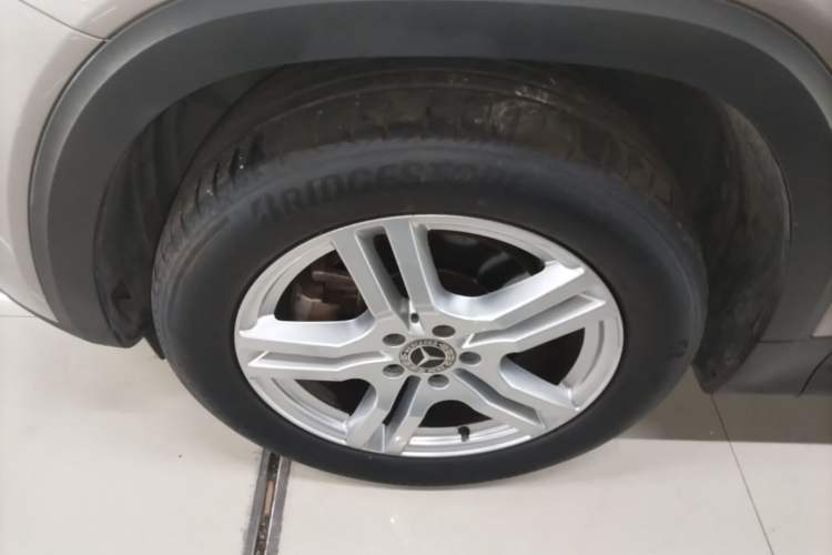 Used Mercedes-Benz GLB 2021 GLB 200 Dynamic Edition Left Front Wheel Hub