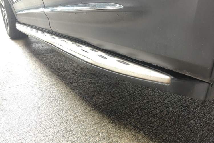 Used Mercedes-Benz GLB 2021 GLB 200 Fashion Model Left Side Sill