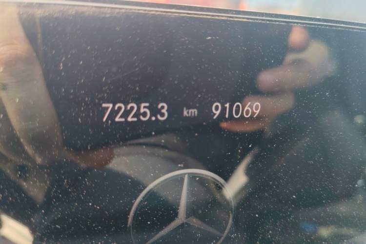 Used Mercedes-Benz GLB 2021 GLB 200 Fashion Model Odometer Close Up
