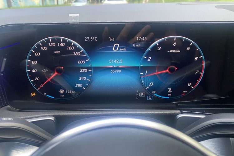 Used Mercedes-Benz GLB 2021 GLB 200 Fashion Model Odometer Close Up