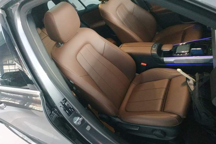 Used Mercedes-Benz GLB 2021 GLB 200 Dynamic Edition Right Front Seat