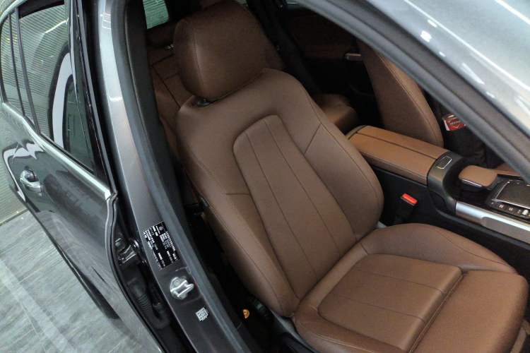 Used Mercedes-Benz GLB 2021 GLB 200 Dynamic Edition Right Front Seat