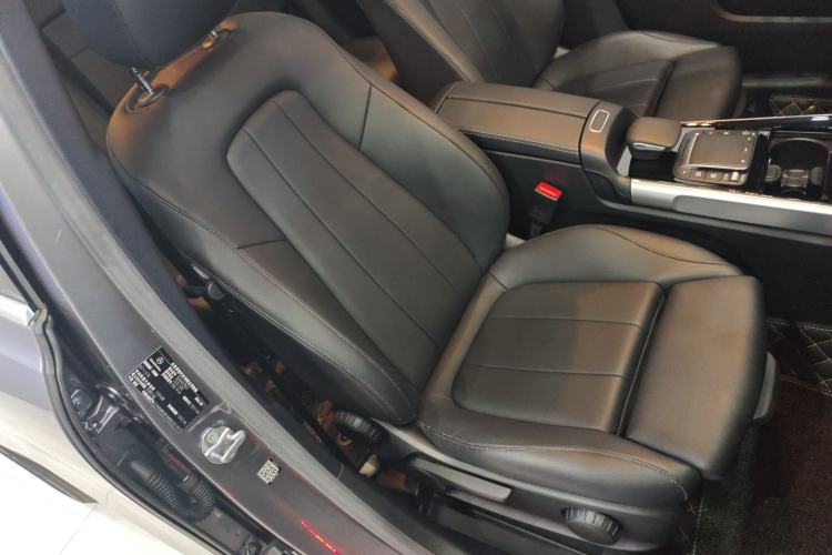 Used Mercedes-Benz GLB 2021 GLB 200 Dynamic Edition Right Front Seat