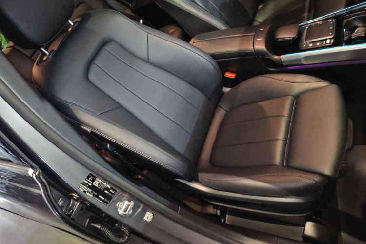 Used Mercedes-Benz GLB 2021 GLB 200 Fashion Model Right Front Seat