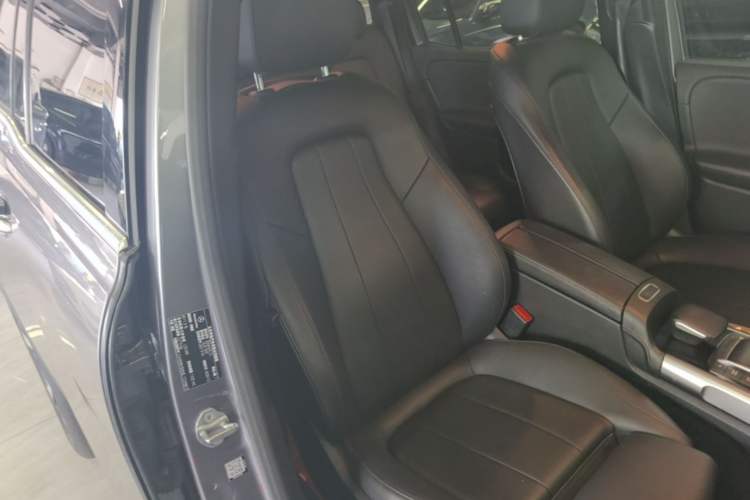 Used Mercedes-Benz GLB 2021 GLB 200 Fashion Model Right Front Seat