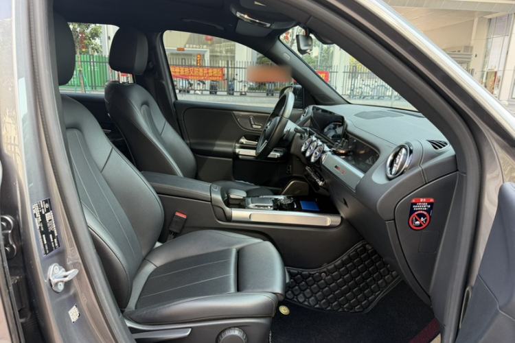 Used Mercedes-Benz GLB 2021 GLB 200 Dynamic Edition Right Front Seat