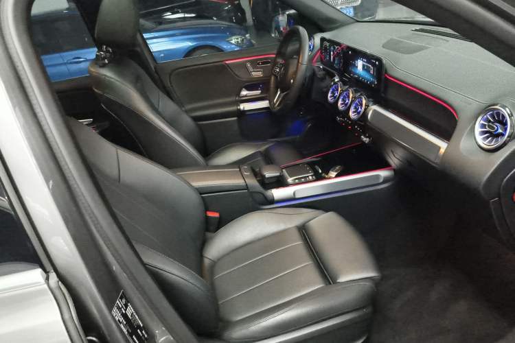 Used Mercedes-Benz GLB 2021 GLB 200 Fashion Model Right Front Seat