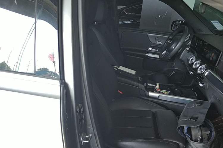 Used Mercedes-Benz GLB 2021 GLB 200 Dynamic Edition Right Front Seat